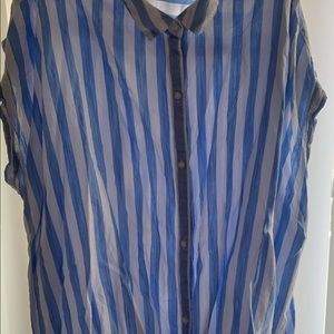 Lovely stripped button down top.